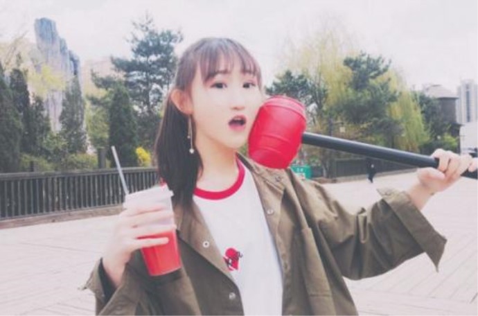 陈雪凝白山茶